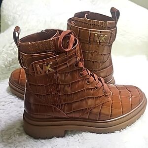 Michael Kors stark crocodile sz 6.5